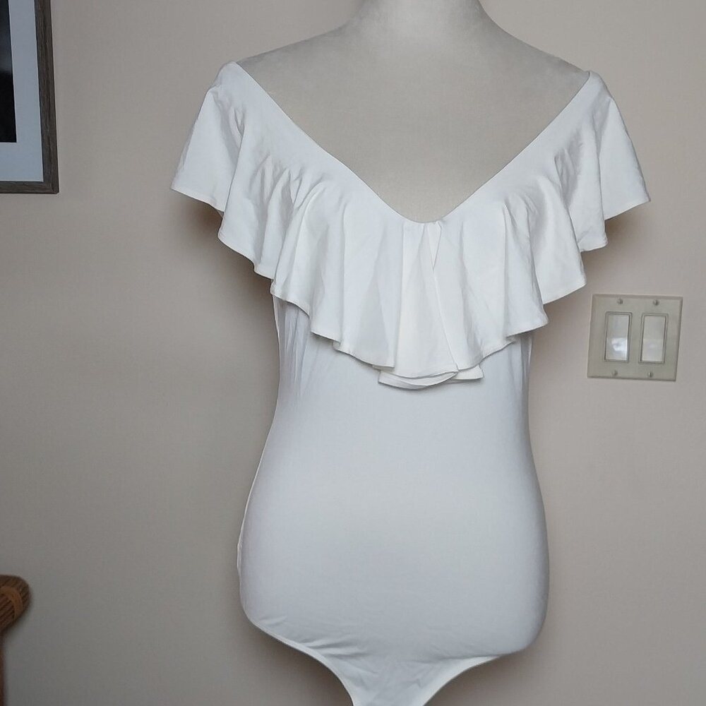 LITTLE BLACK BODYSUIT SIZE L CREAM WHITE This OFF SHOULDER RUFFLE THONG BODYSUIT - Picture 4 of 12